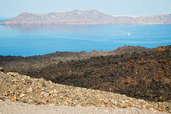 Vulkanische grond in hemel en Middellandse Zee — Stockfoto