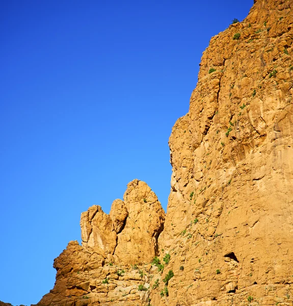Στο todra Μαρόκο Αφρικής άτλαντα ξηρό βουνό — Φωτογραφία Αρχείου