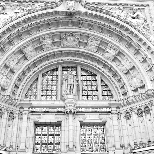Gammal konstruktion i London englan Europa tegelvägg och fönster — Stockfoto