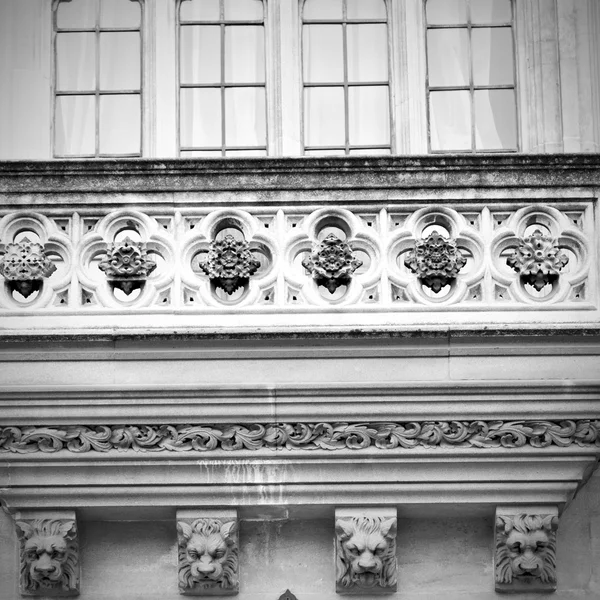 Viejo en Londres histórico parlamento ventana de cristal structu — Foto de Stock