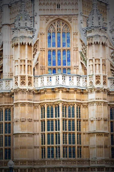 Velho em londres histórico parlamento vidro janela structu — Fotografia de Stock