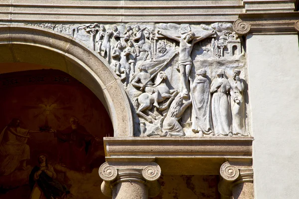 Стіна мілан в дорічній статуї Ісуса Християнський абстрактний фон — стокове фото