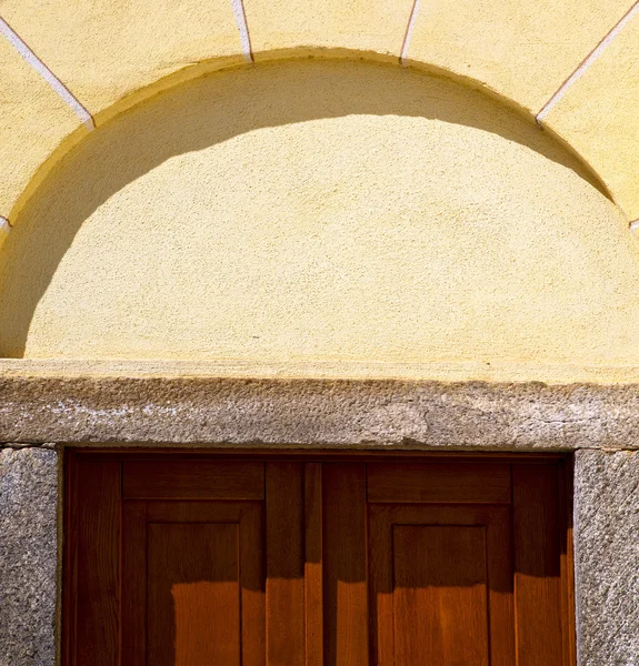 Oude muur baksteen cairate varese, Italië — Stockfoto