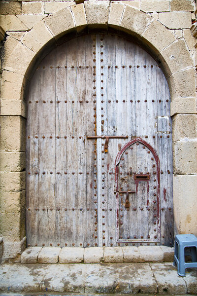 antique door in morocco rusty brown