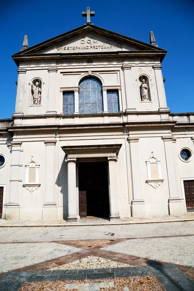 Heritage  old architecture in italy   religion       and sunligh — Stock Photo, Image