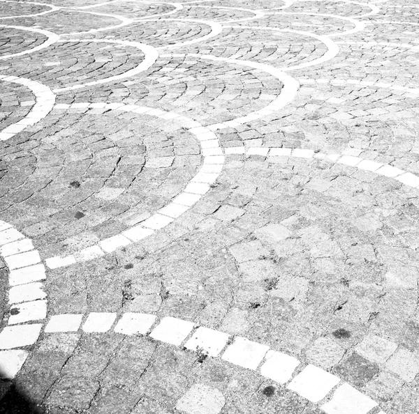 Adım tuğla duvar eski İtalya ve doku malzeme t kırık