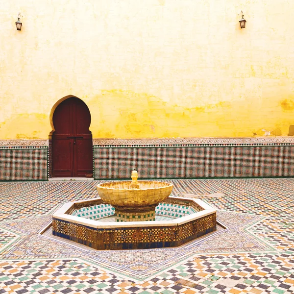 Fountain in morocco africa old antique construction  mousque pal — Stock Photo, Image