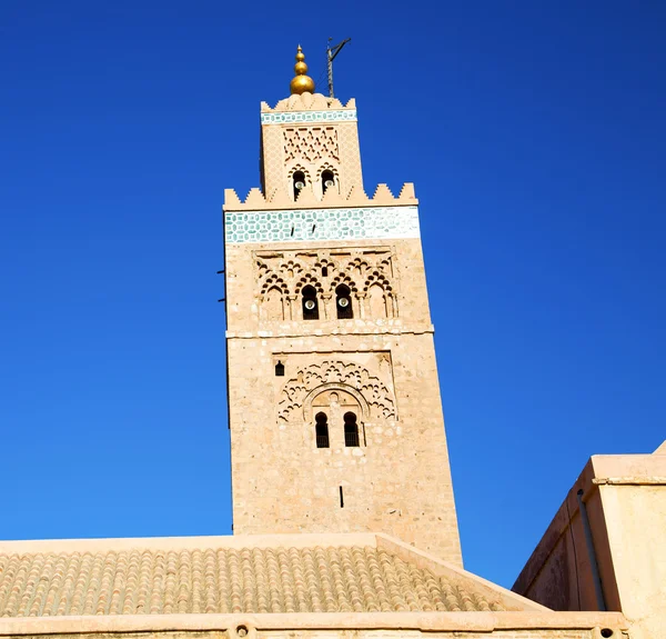 Geçmiş maroc Afrika Minare din ve mavi gökyüzü — Stok fotoğraf