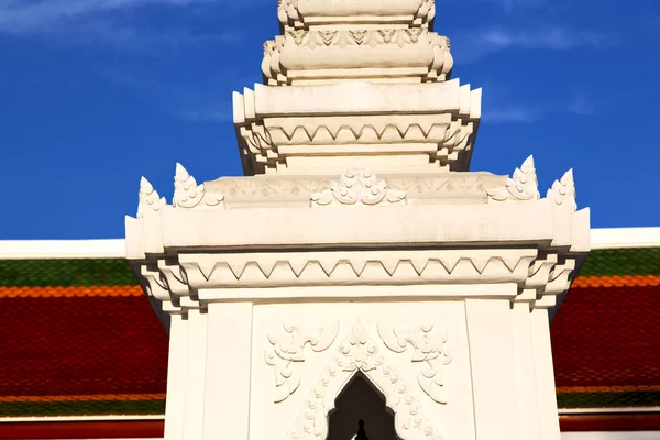 Asien Thailand in sonnigem Tempelmosaik — Stockfoto