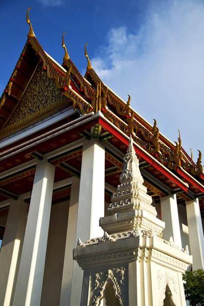 Asia thailandia bangascar tempio soleggiato tetto wat palazzi — Foto Stock