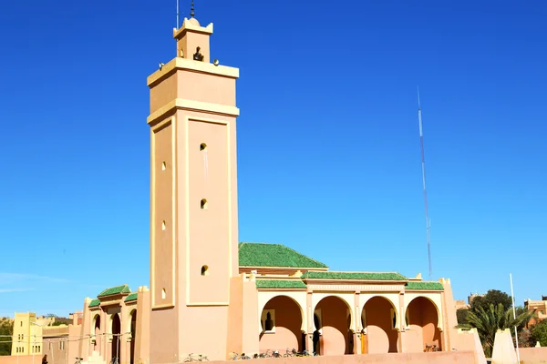 W maroc Afryki minaret błękitne niebo — Zdjęcie stockowe