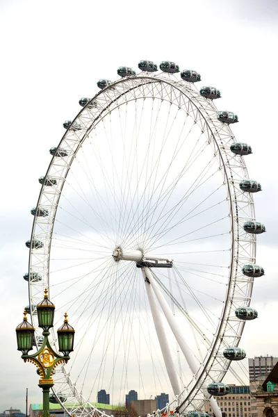 London eye in the spring  and white — Stock Photo, Image