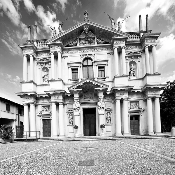 Construcción de arquitectura antigua en italia europa milan religion a — Foto de Stock