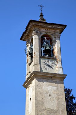 castronno eski tüm soyut ve kilise kule çan güneşli gün
