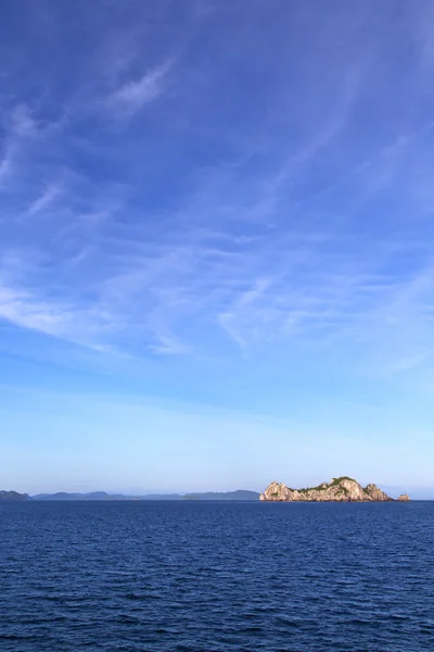 Myanmar lomprayah thailand Sydkinesiska havet — Stockfoto