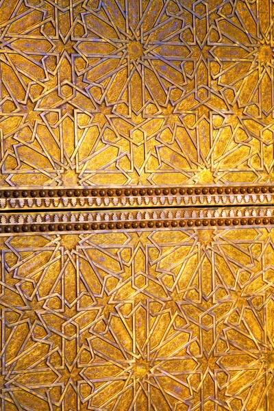 Afrika altın güvenli asma kilit kahverengi paslı Fas'ta metal — Stok fotoğraf