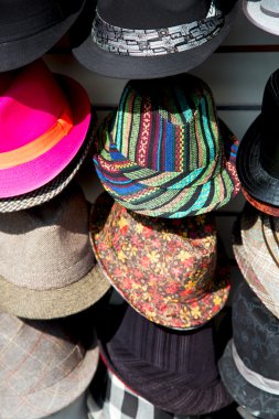 Londra eski kırmızı şapka moda Dükkanı