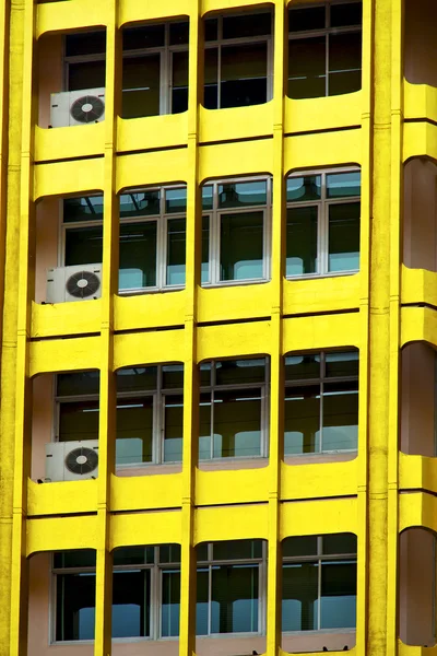 Bangkok terrace  thailand  office    yellow palaces    fan — Stock Photo, Image