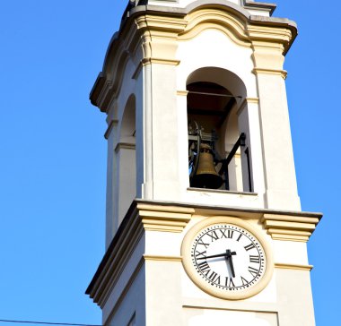 Gorla eski ll ve kilise güneşli gün 