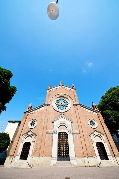 Belle architecture ancienne dans la religion milan — Photo