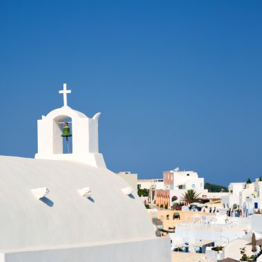 Haç ve santorini Yunanistan eski yapılar ve gökyüzü