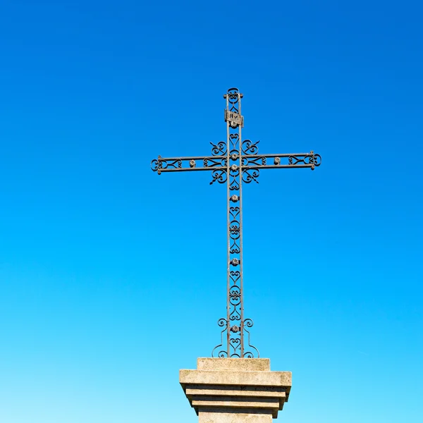 이탈리아 유럽, 하늘에서 신성한 교차 하는 가톨릭 개요 — 스톡 사진