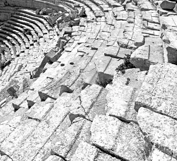 Le vieux temple et le théâtre à termessos antalya dinde asie ciel — Photo