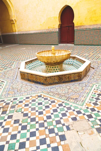 Fountain in morocco africa door palace — Stock Photo, Image