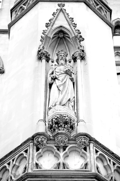 Mármore e estátua na cidade velha de Londres Inglaterra — Fotografia de Stock