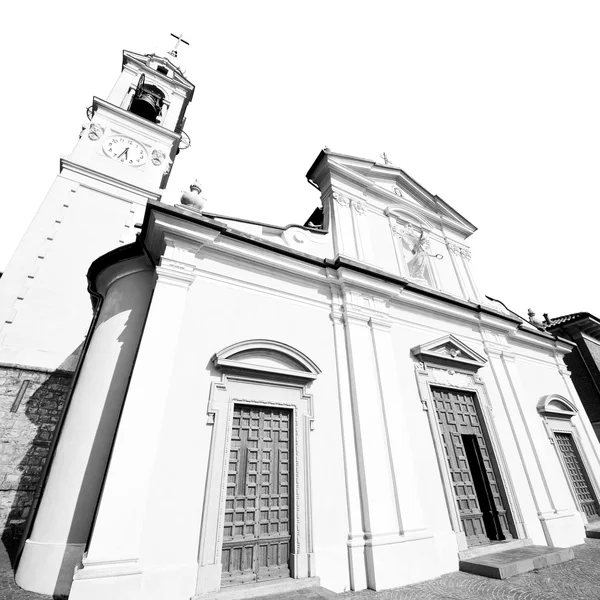 Old architecture in italy europe milan religion and sunlight — Stock Photo, Image