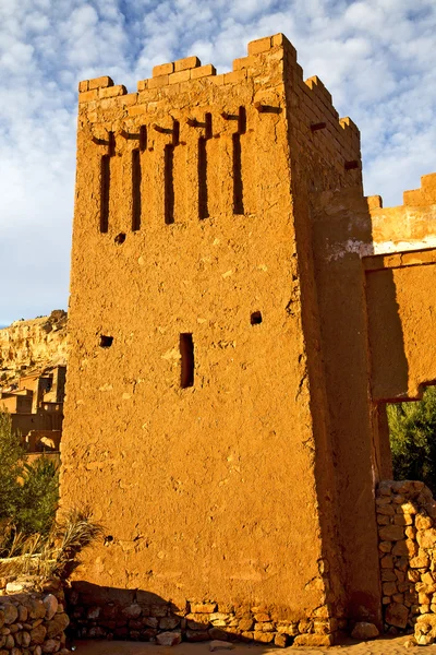 Afrika in de histoycal maroc en de blauwe hemel — Stockfoto