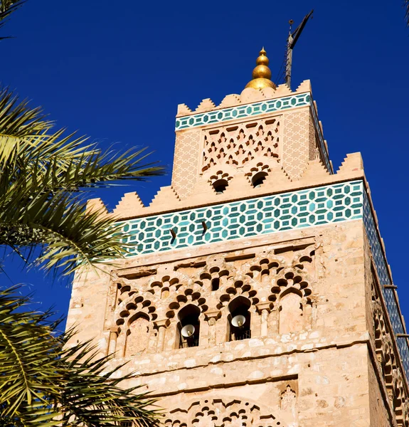 Historia en maroc África minarete religión y el cielo azul — Foto de Stock
