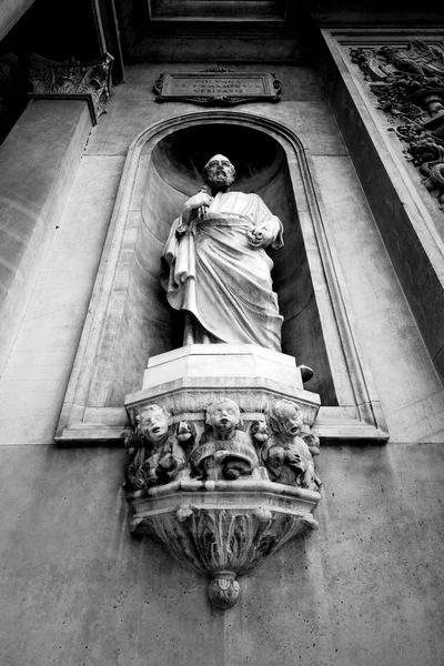 Мармур в старовинному історичному будівництві Італія Європа Мілан і сталь — стокове фото