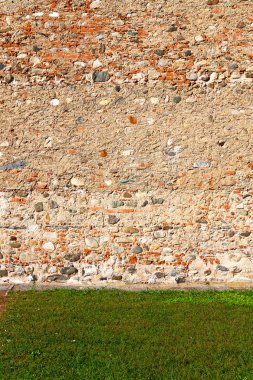 İtalya ve kırık adım tuğla çim
