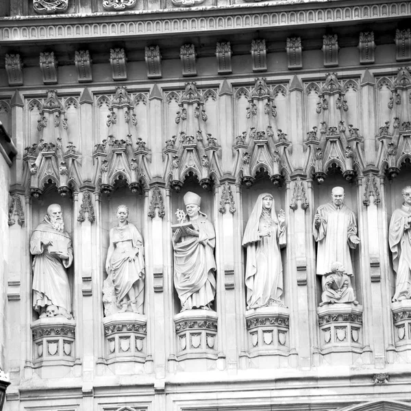 Historischer marmor und statue alte stadt london england — Stockfoto