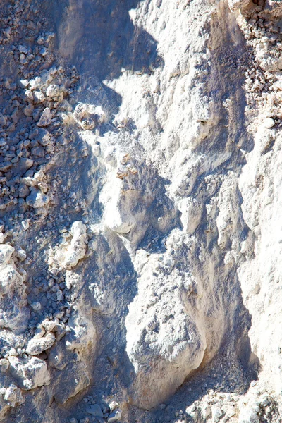 Грязный камень в Италии белый серый минерал и текстура — стоковое фото