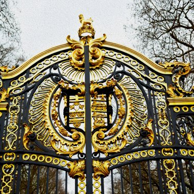 Londra İngiltere'de eski metal geçit Kraliyet Sarayı