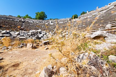 eski tapınağın termessos Asya gökyüzünde ve