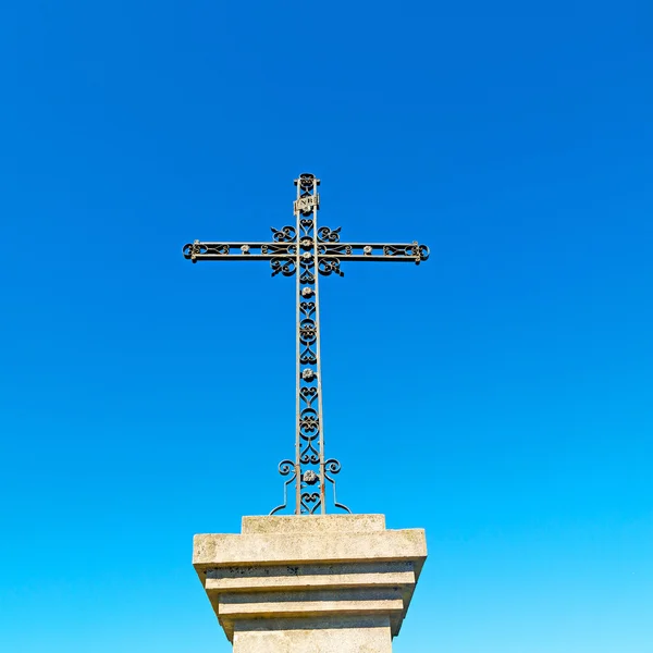 Católico abstrato cruz sagrada na itália europa e o céu ba — Fotografia de Stock