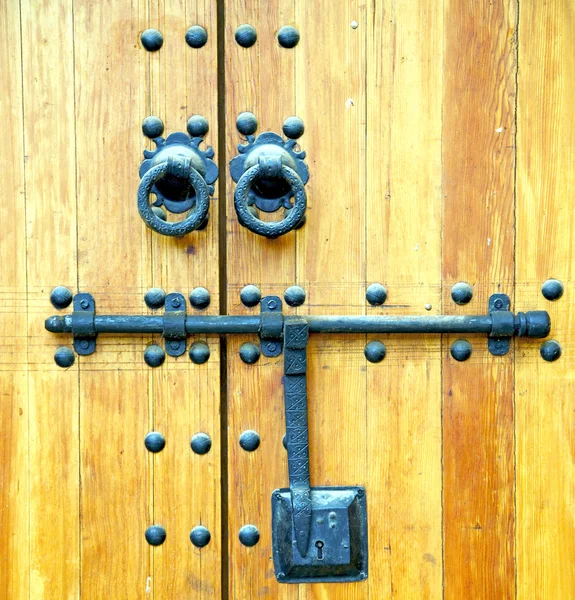 Rusty  brown    morocco in africa the old wood  facade home and — Stock Photo, Image