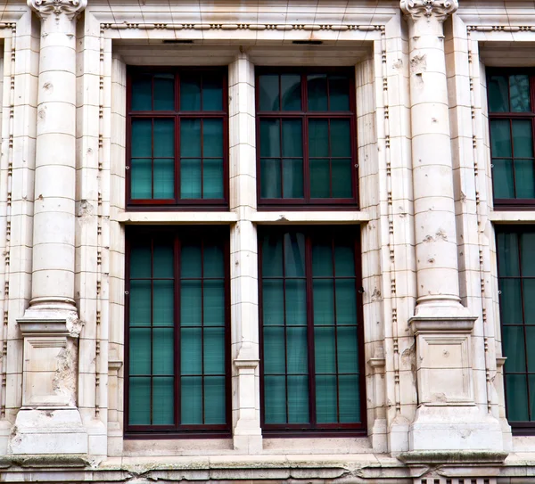 Old windon in england london brick and glass the wall — Stock Photo, Image