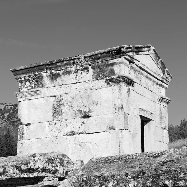 І історія римського храму Памуккале старе будівництво в — стокове фото