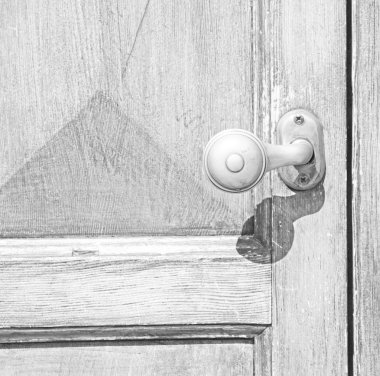 Avrupa İtalya antika kahverengi kapıyı kapat ve paslı kilit c eski