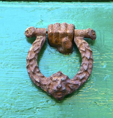 kapalı ahşap kapı olgiate içinde soyut tokmağı varese ital