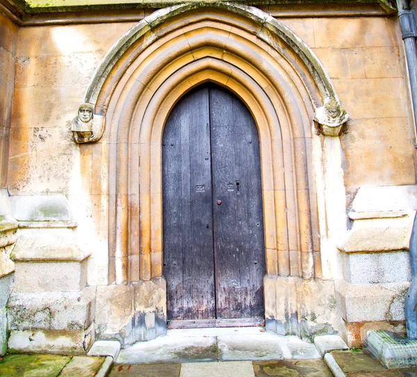 Мистецьке абатство в лондонських старих церковних дверях і мармуровому антикваріаті — стокове фото