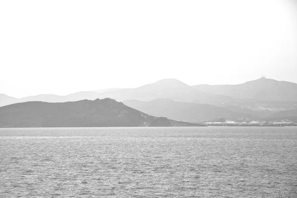 Desde el barco islas griegas en el mar mediterráneo y el cielo — Foto de Stock