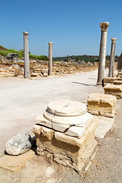 Perge construção antiga na coluna templo romano — Fotografia de Stock