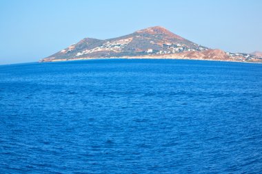 Deniz ve gökyüzü tekne adalarından Yunanistan