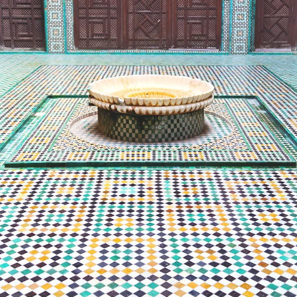 Marokkó Afrika régi antik építőipari mousque pal szökőkút — Stock Fotó