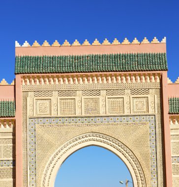 Fas kemer içinde Afrika eski yapılar sokak mavi gökyüzü